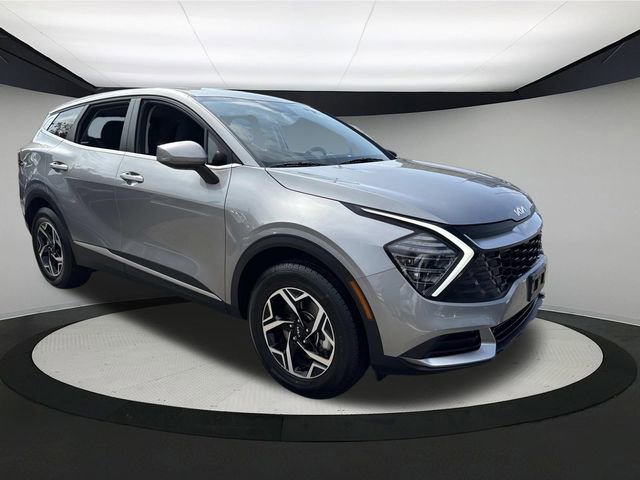 Used 2024 Kia Sportage LX image 3