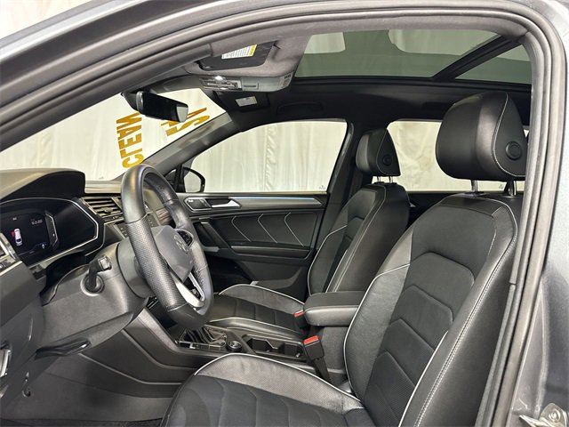 Used 2024 Volkswagen Tiguan SEL R-Line image 11