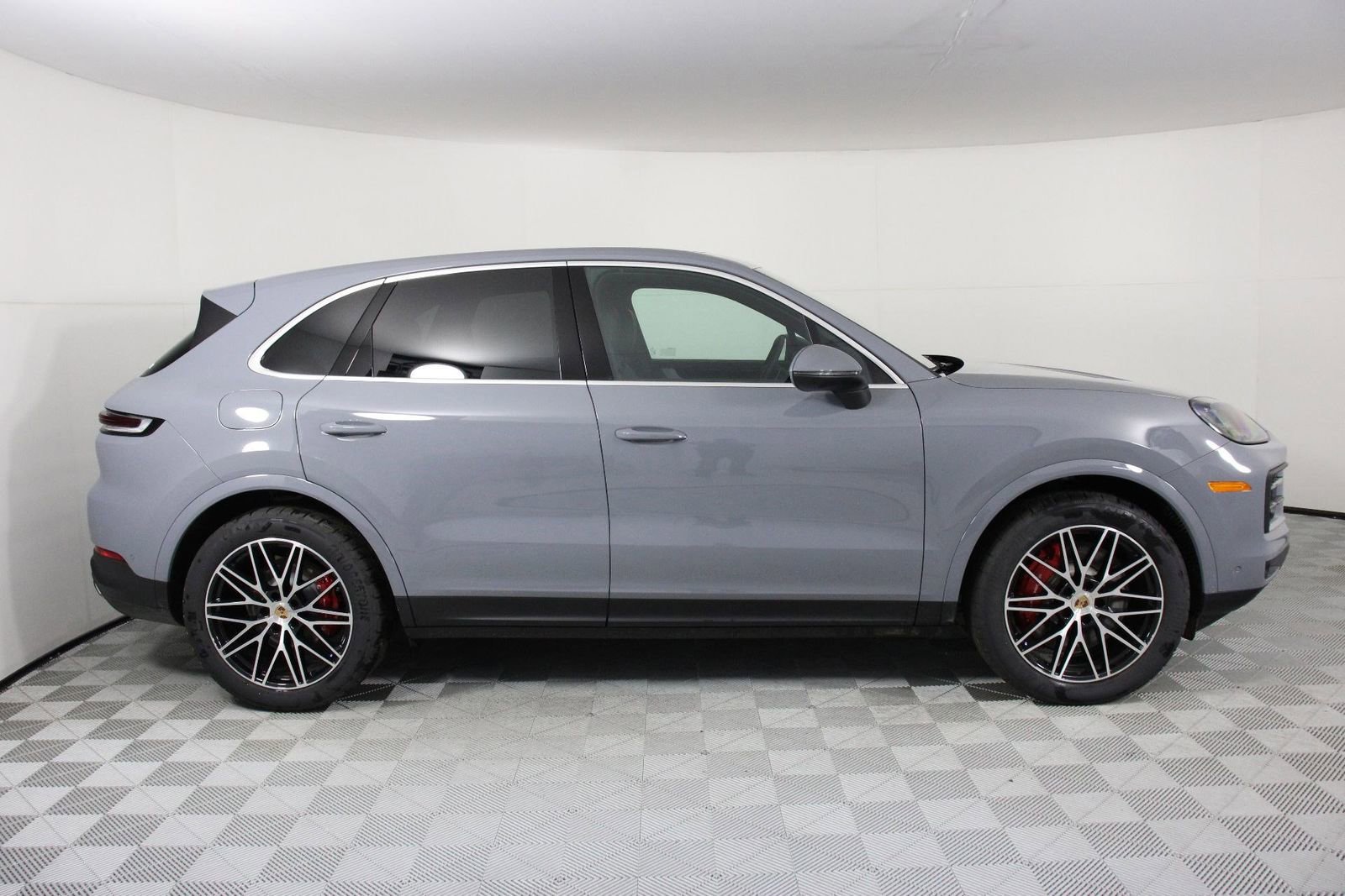 New 2026 Porsche Cayenne S image 8