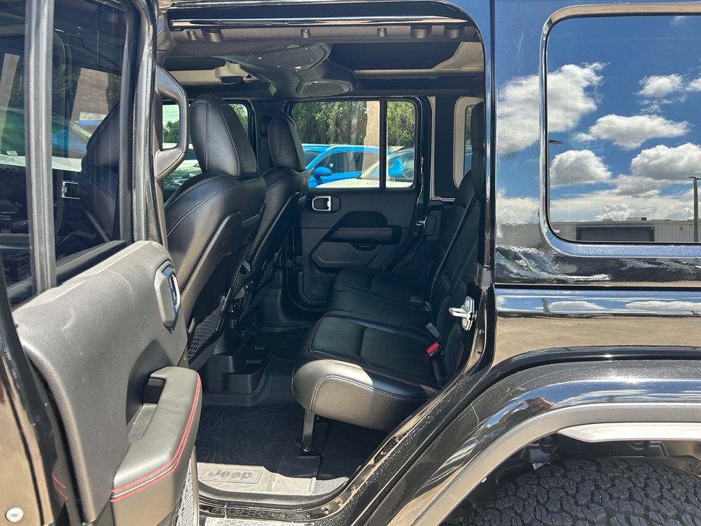 Used 2025 Jeep Wrangler Unlimited Rubicon AWD/4WD image 52