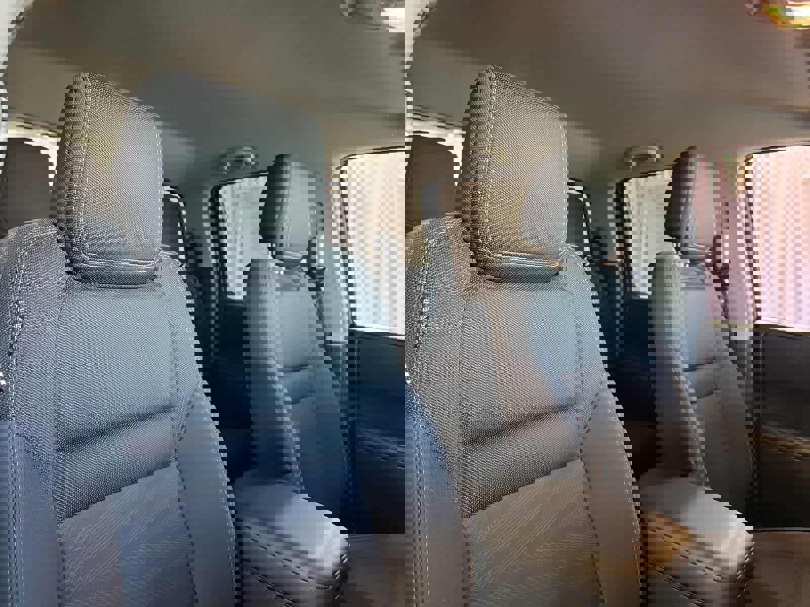 Used 2023 Nissan Frontier SV w/ SV Convenience Package image 12