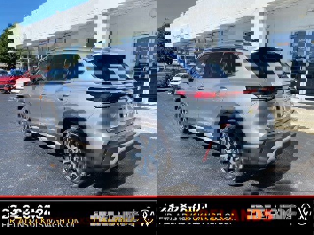 New 2025 Volkswagen Tiguan SE image 11