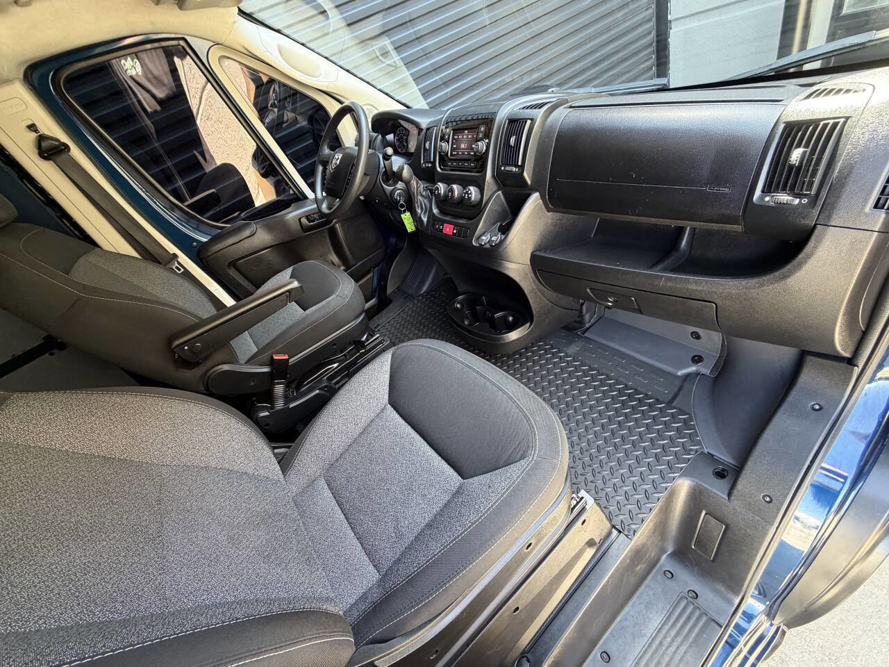 Used 2021 RAM ProMaster 2500 w/ Convenience Group FWD image 21