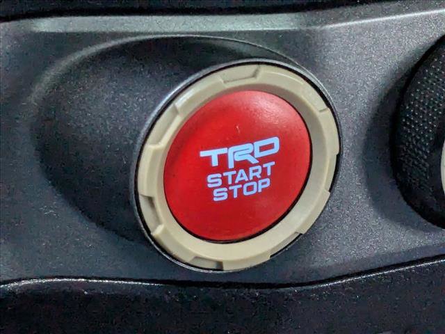 Used 2016 Toyota Tacoma TRD Off-Road image 16