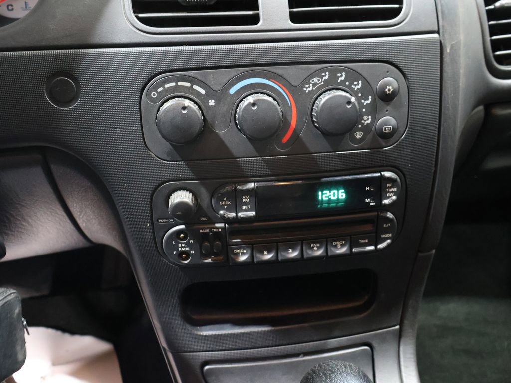 Used 2004 Dodge Intrepid SE image 23