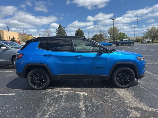 Used 2023 Jeep Compass Latitude w/ Sun and Sound Group AWD/4WD image 15