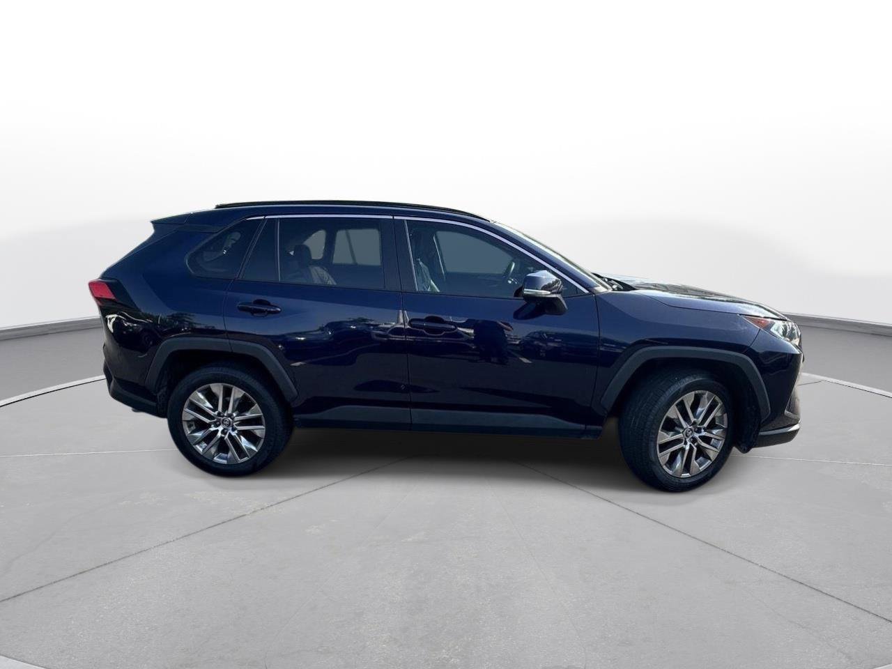 Certified 2020 Toyota RAV4 XLE Premium FWD image 5