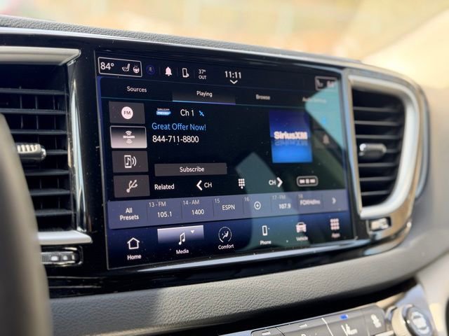 Used 2023 Chrysler Pacifica Touring-L image 12