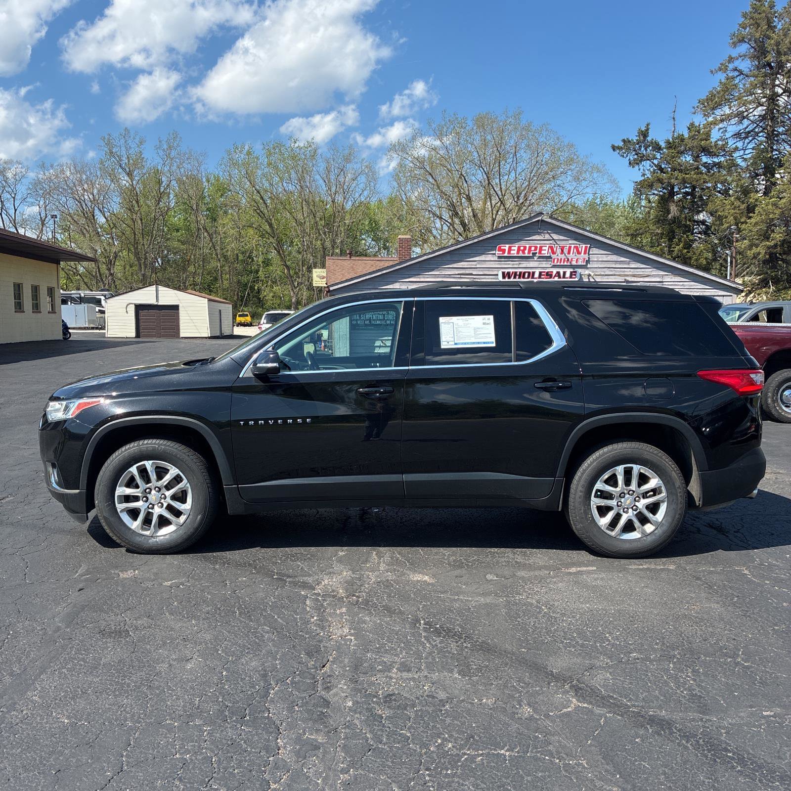 Used 2021 Chevrolet Traverse LT FWD image 4
