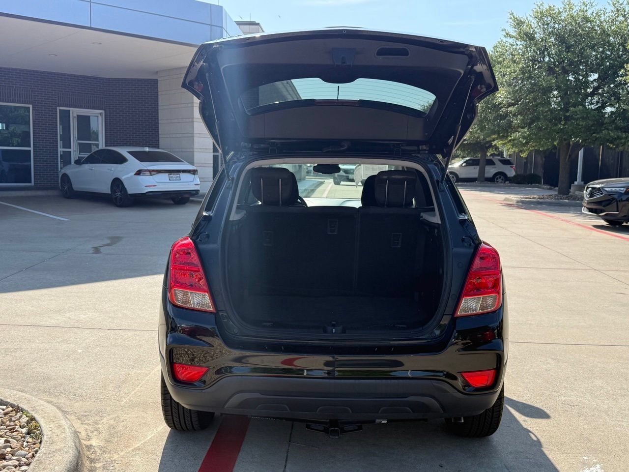 Used 2020 Chevrolet Trax LS w/ Tint and Cruise Package FWD image 5