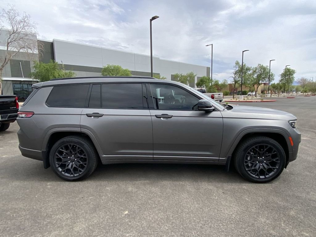 Used 2023 Jeep Grand Cherokee L Summit w/ Advanced Protech Group IV AWD/4WD image 2