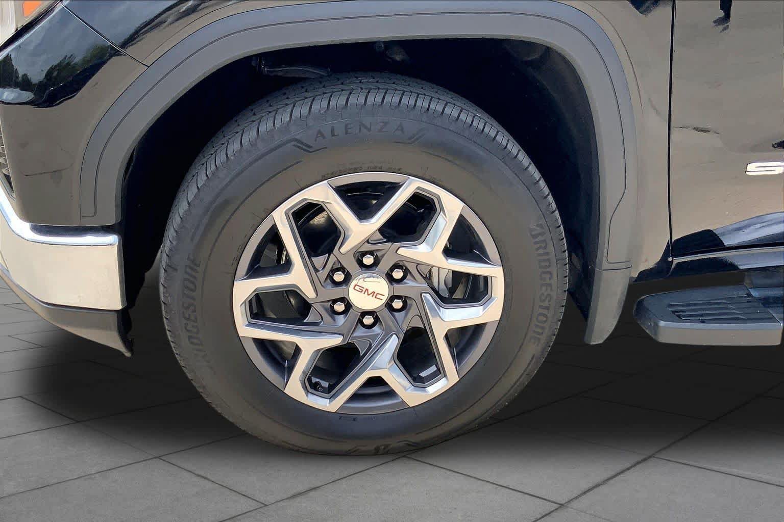 Used 2024 GMC Sierra 1500 SLT AWD/4WD image 10