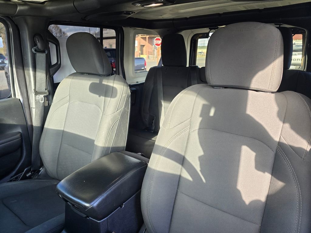 Used 2018 Jeep Wrangler Unlimited Sport image 23