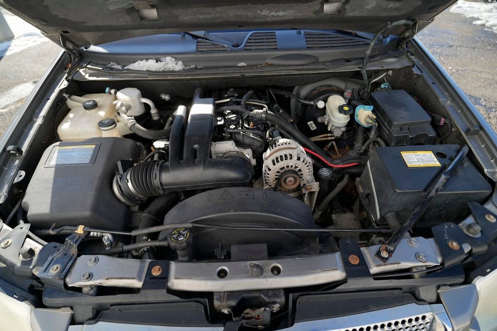 Used 2009 GMC Envoy Denali w/ Sun And 6-Disc Cd Package image 16