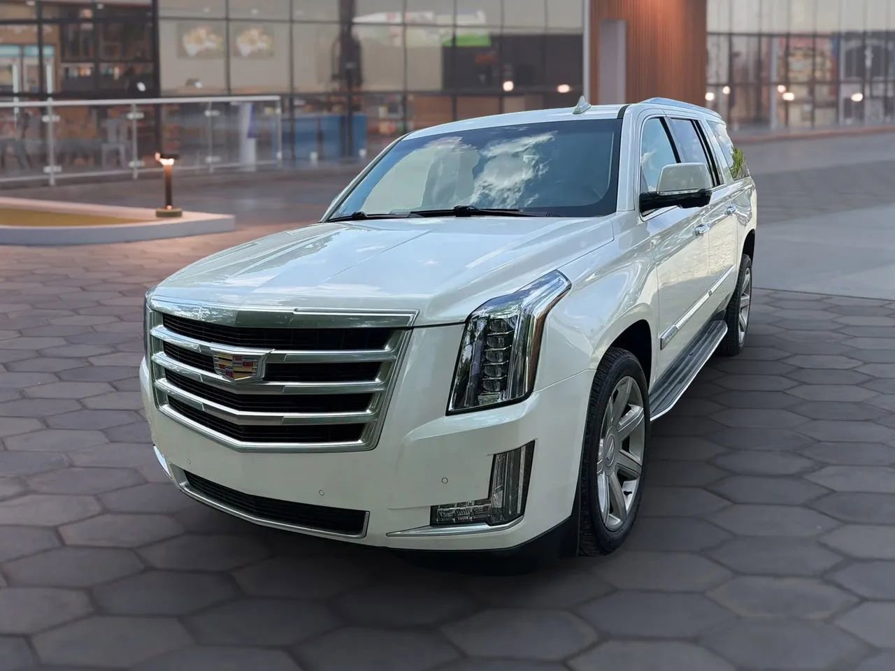 Used 2015 Cadillac Escalade ESV Luxury AWD/4WD image 23
