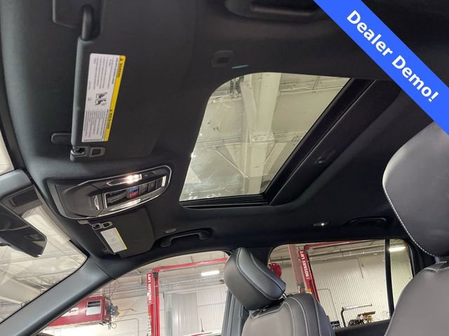 New 2025 Jeep Grand Cherokee L Altitude image 22