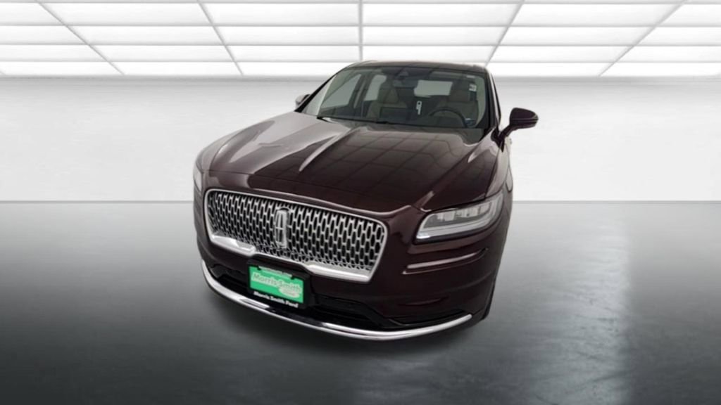 Used 2022 Lincoln Nautilus Reserve image 2