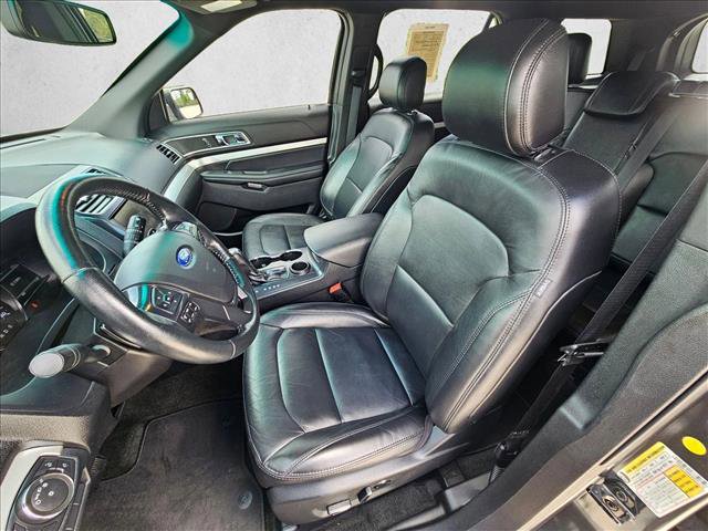 Used 2016 Ford Explorer XLT w/ Equipment Group 202A image 17