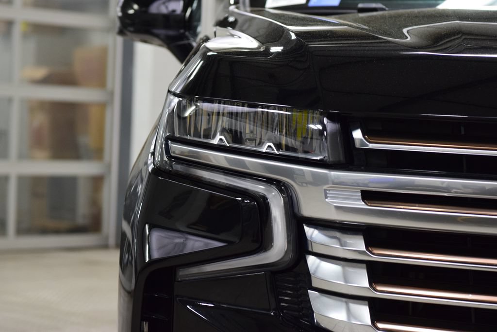 Used 2023 Chevrolet Tahoe High Country AWD/4WD image 12
