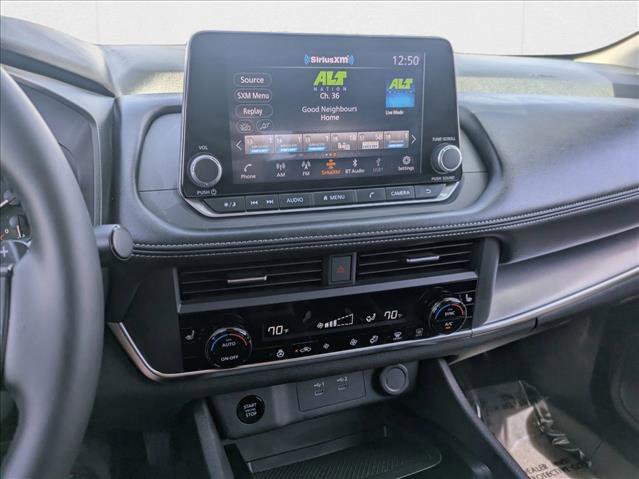 Used 2025 Nissan Rogue SV w/ SV Premium Package image 12