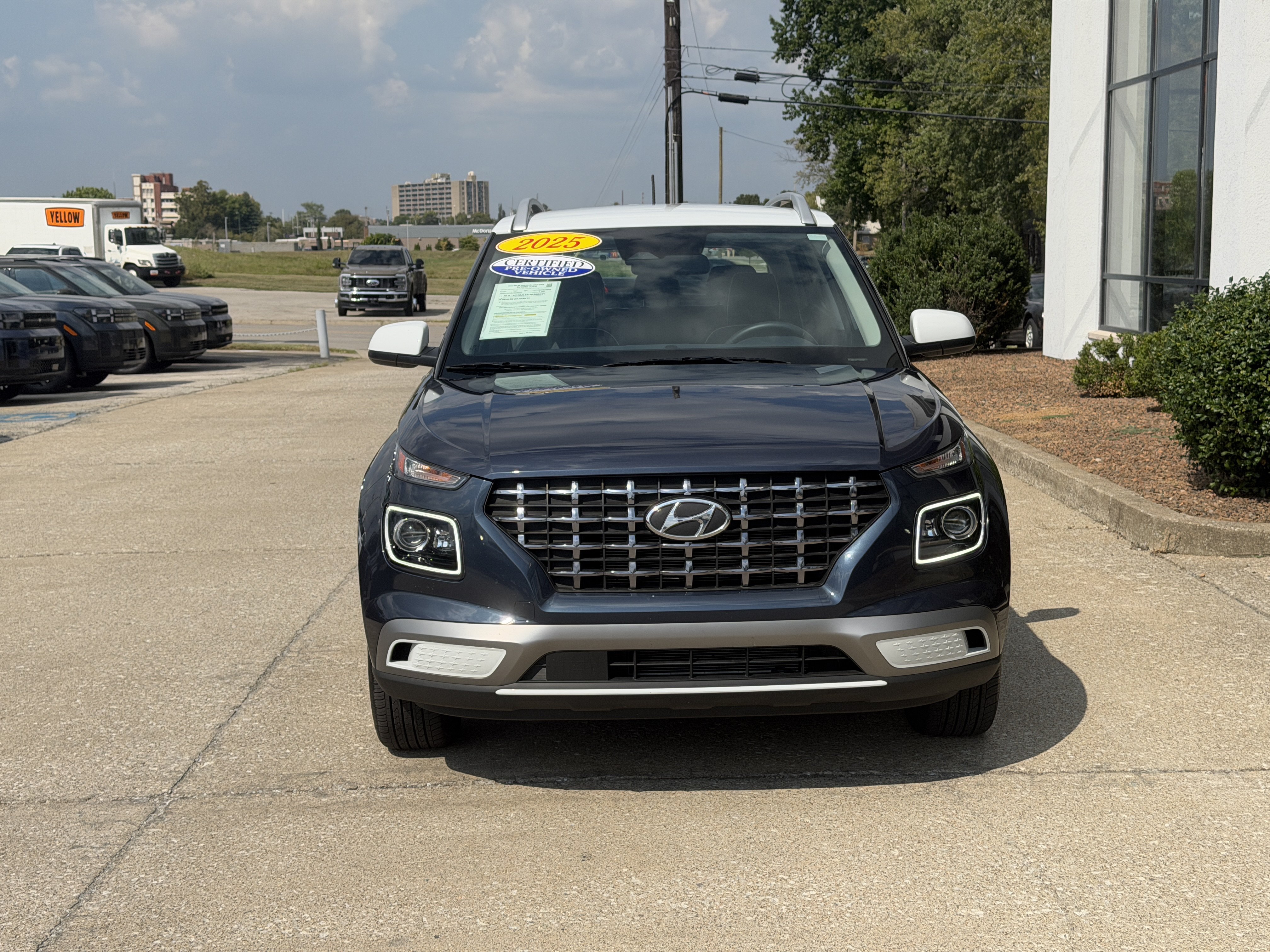 Certified 2025 Hyundai Venue Limited FWD image 16