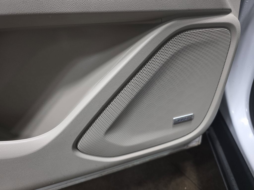 Used 2024 GMC Terrain Denali w/ Denali Premium Package image 34