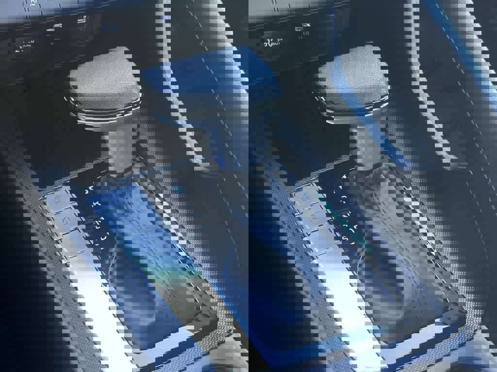 Used 2025 Hyundai Elantra SE image 21