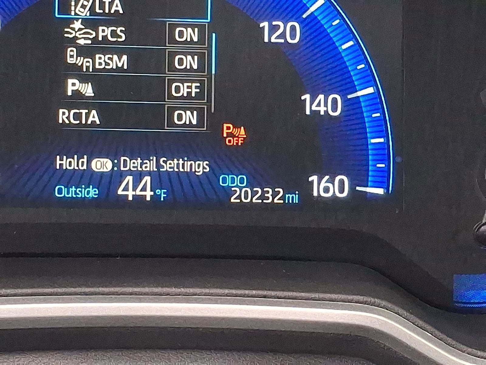 Used 2022 Toyota Corolla Cross XLE w/ Convenience Package image 19