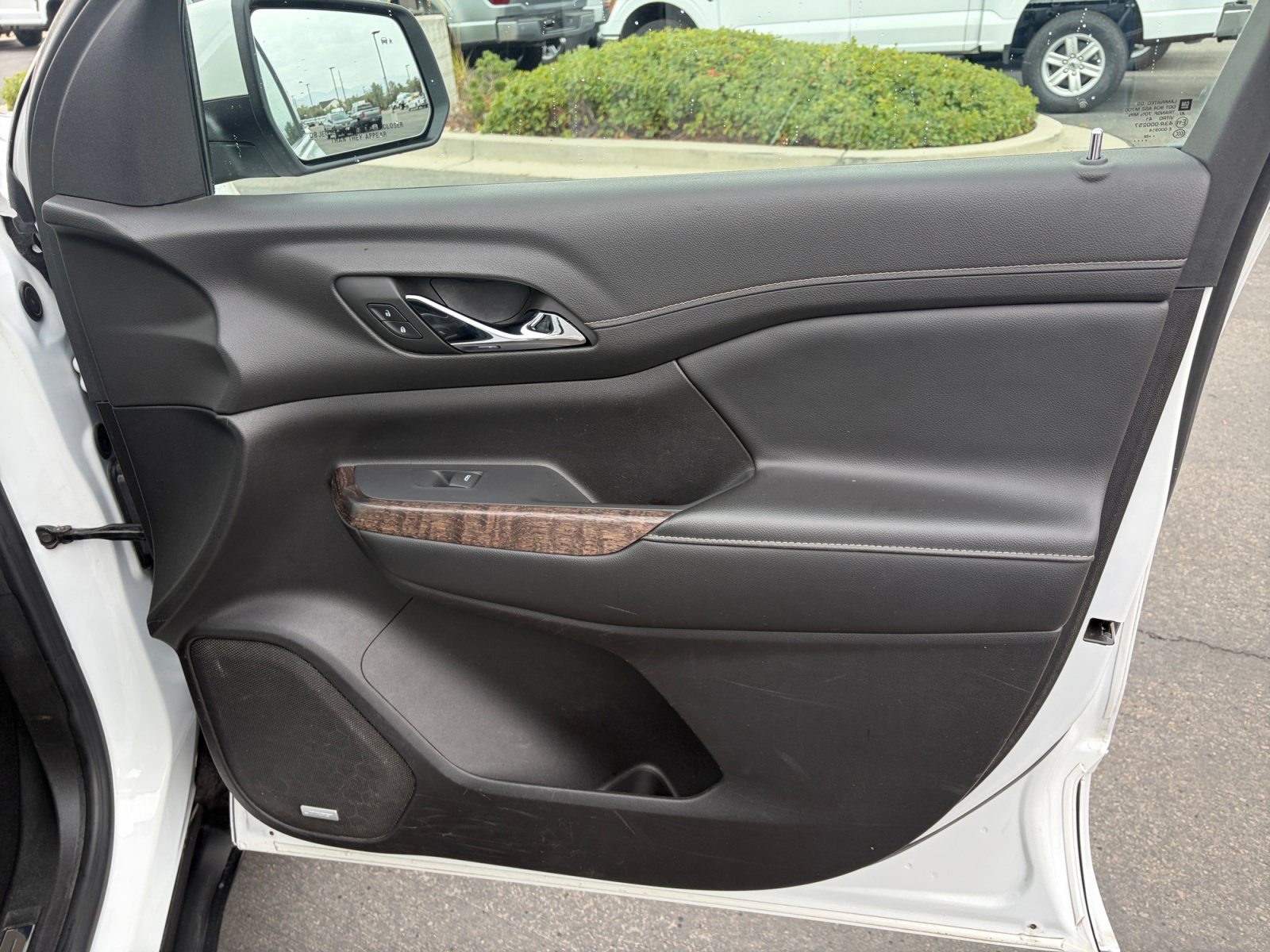 Used 2023 GMC Acadia Denali AWD/4WD image 16