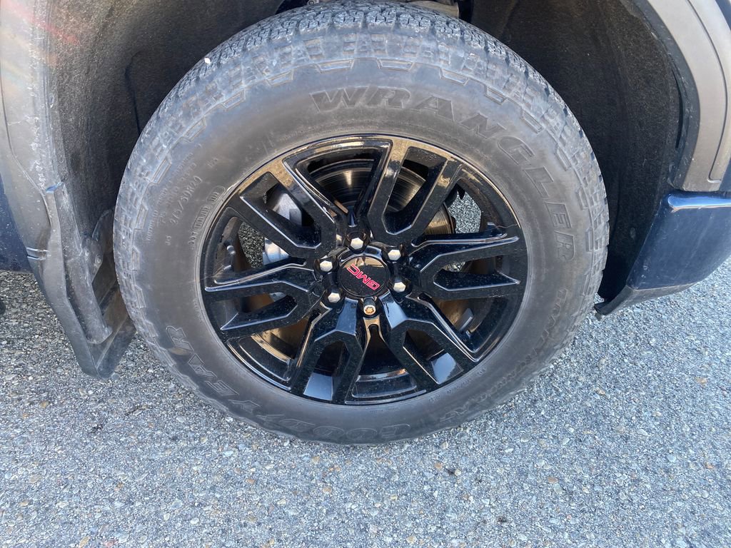 Used 2022 GMC Sierra 1500 Elevation w/ LPO, Elevation Black Package image 32