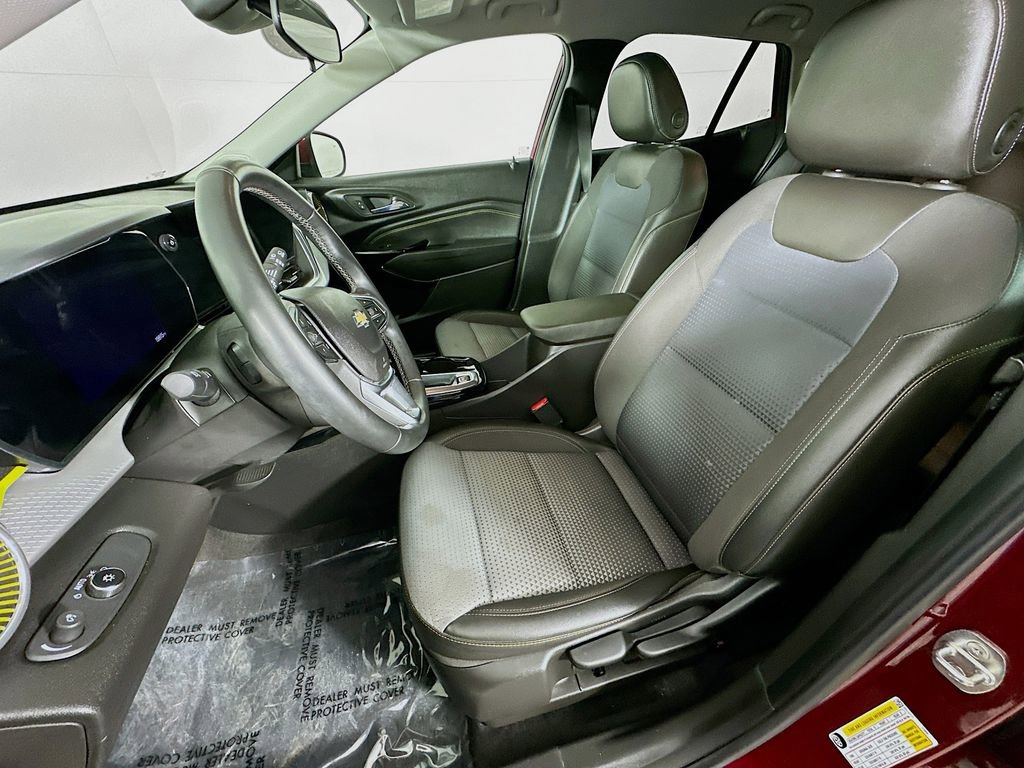 Used 2024 Chevrolet Trax LT w/ Driver Confidence Package image 28