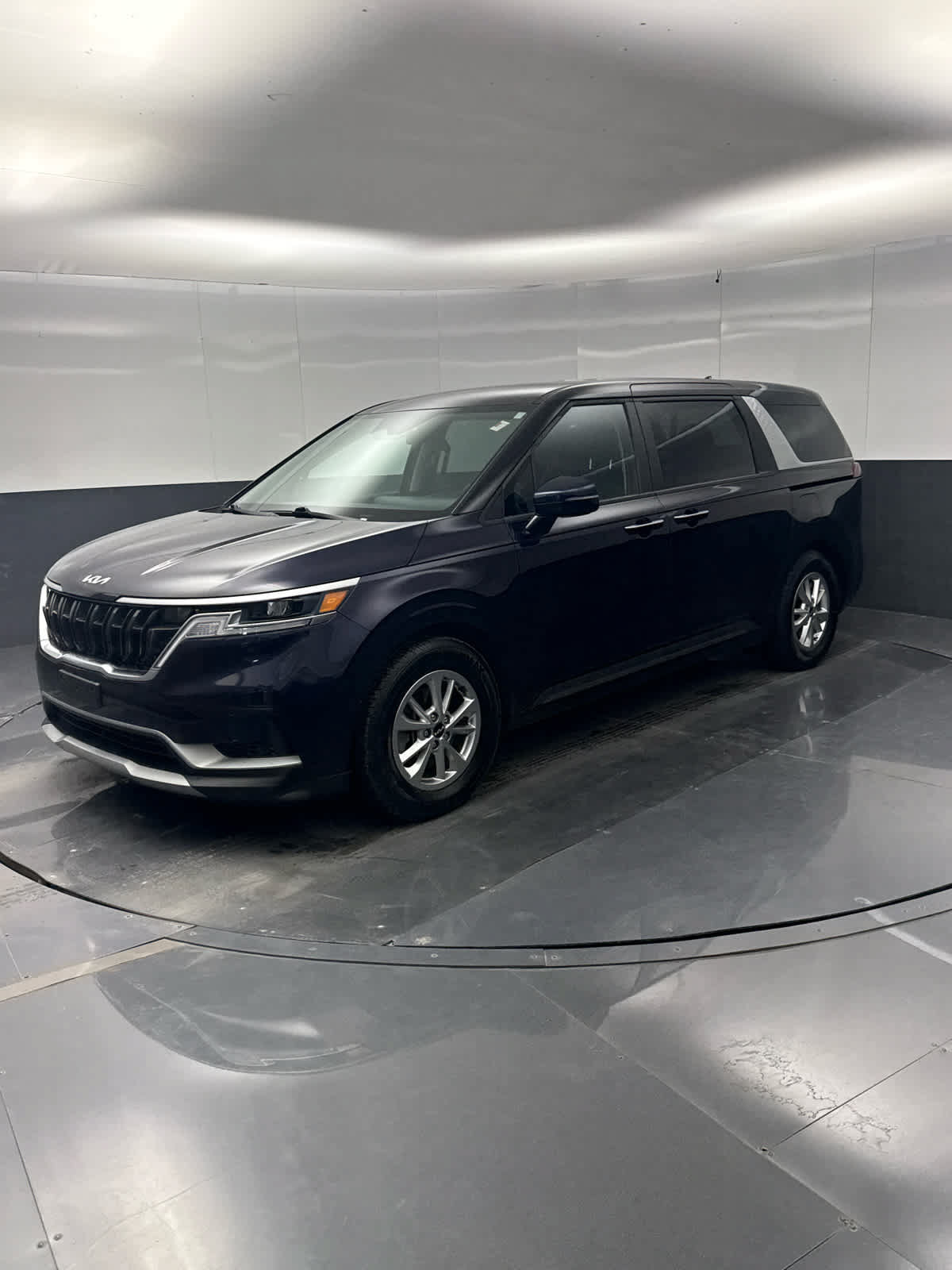 Used 2022 Kia Carnival LX FWD image 26