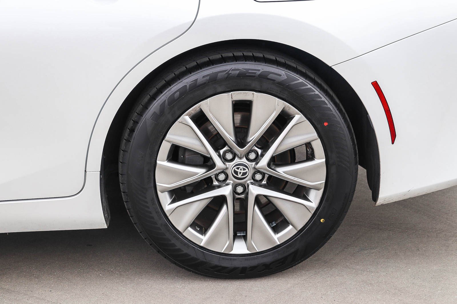 Used 2022 Toyota Mirai XLE w/ Advanced Technology Package image 9