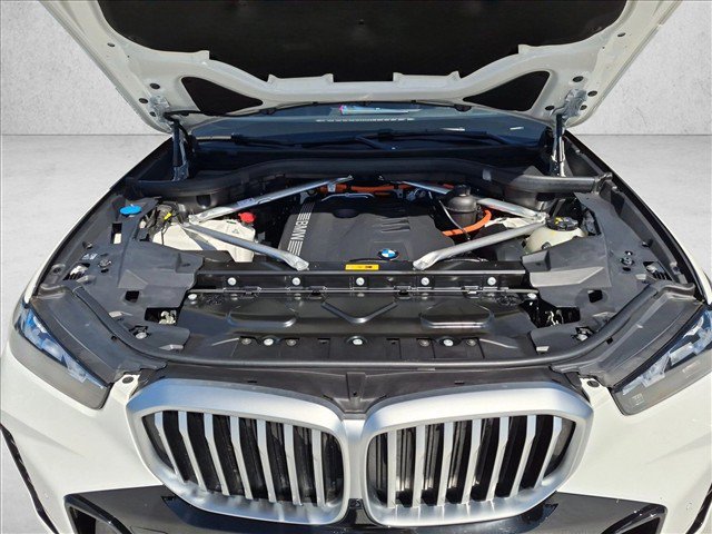 Certified 2026 BMW X5 xDrive50e w/ M Sport Package AWD/4WD image 23