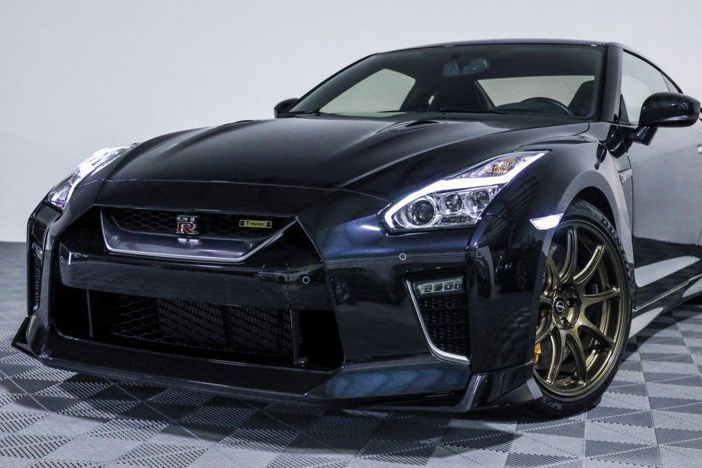 Used 2021 Nissan GT-R Premium AWD/4WD image 12