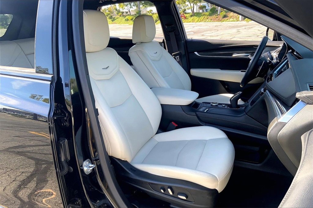 Used 2025 Cadillac XT5 Sportv image 9