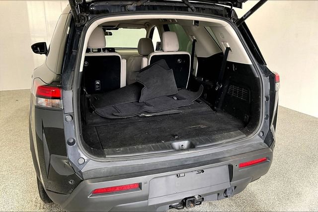 Used 2024 Nissan Pathfinder SV w/ SV Premium Package image 40