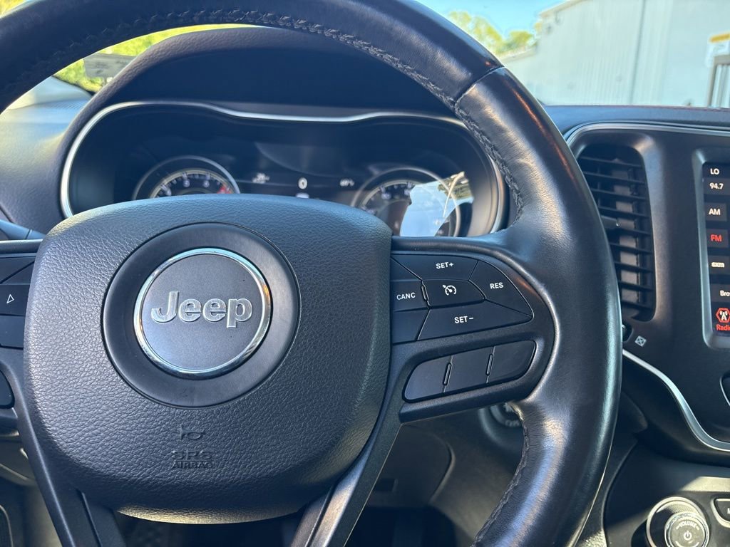 Used 2019 Jeep Cherokee Trailhawk w/ Cold Weather Group AWD/4WD image 17