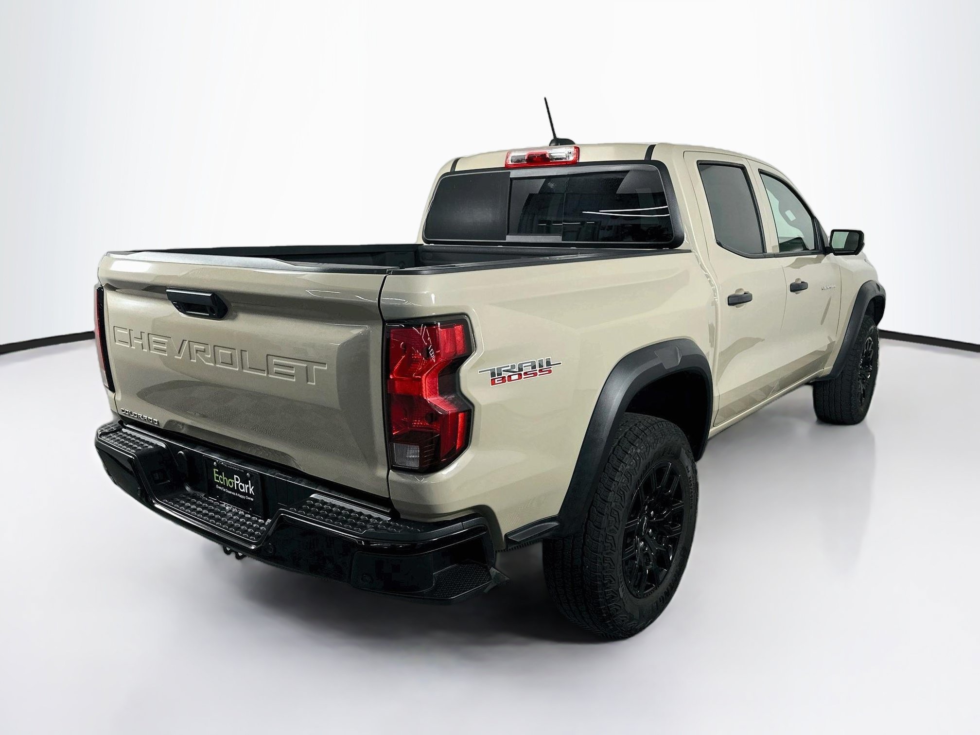 Used 2024 Chevrolet Colorado Trail Boss w/ Technology Package AWD/4WD image 9