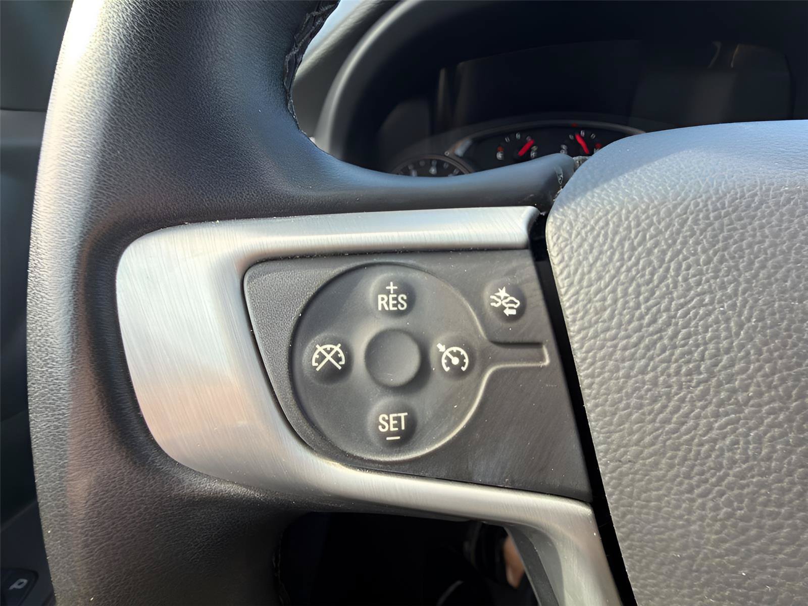 Certified 2023 GMC Acadia SLT FWD image 29