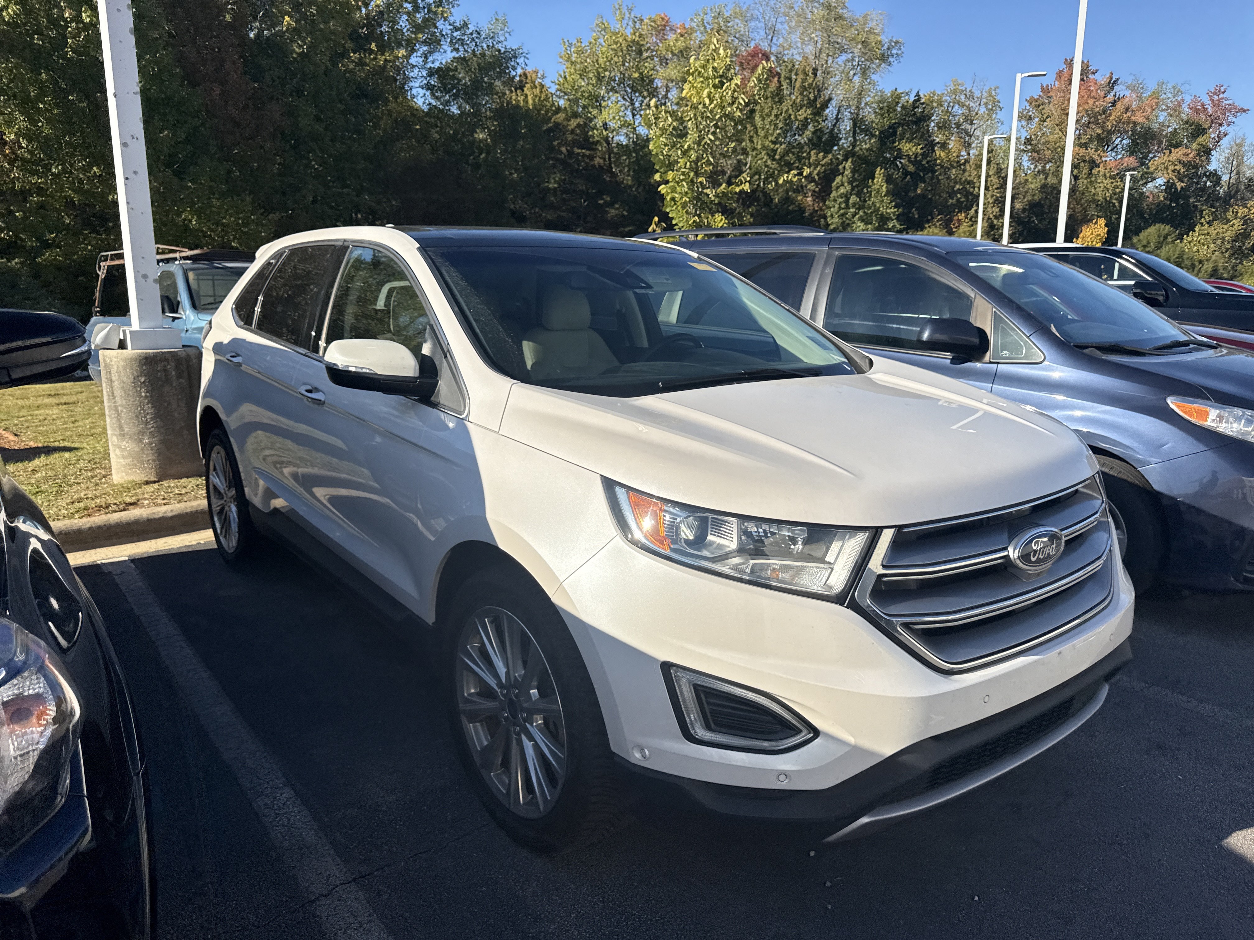 Used 2018 Ford Edge Titanium w/ Equipment Group 302A FWD image 3