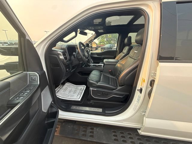 Used 2025 Ford F350 Platinum w/ Tremor Off-Road Package AWD/4WD image 8