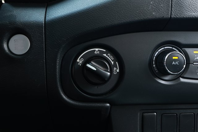 Used 2022 Nissan Frontier SV AWD/4WD image 20