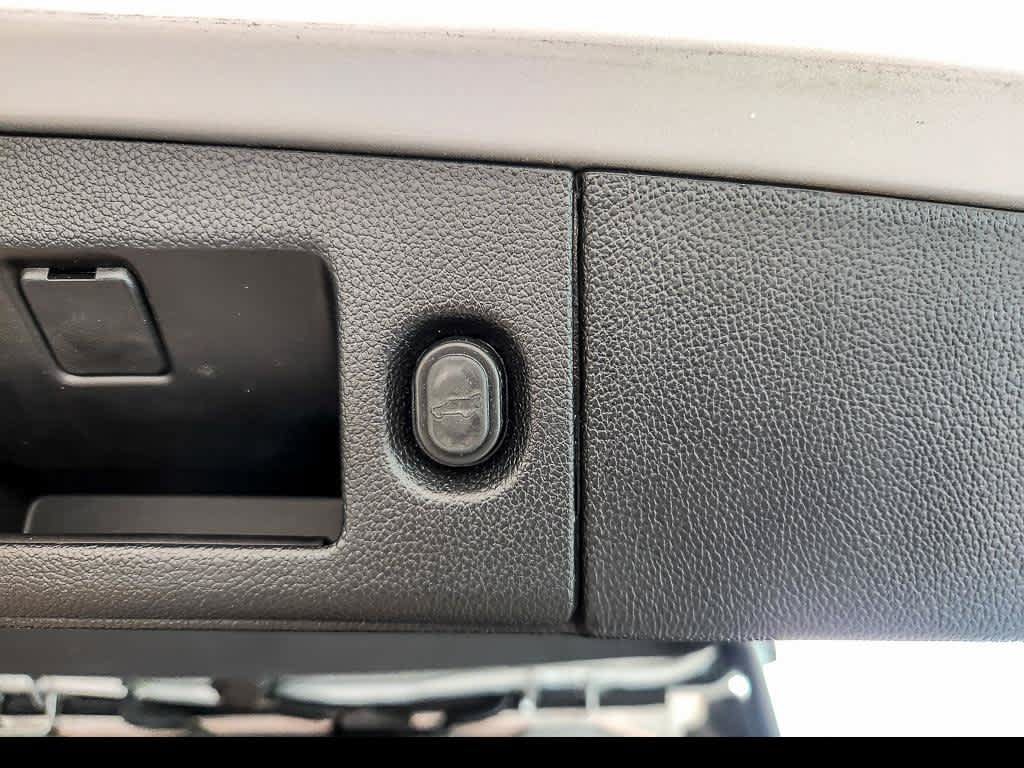 Used 2018 Cadillac Escalade Premium Luxury AWD/4WD image 23