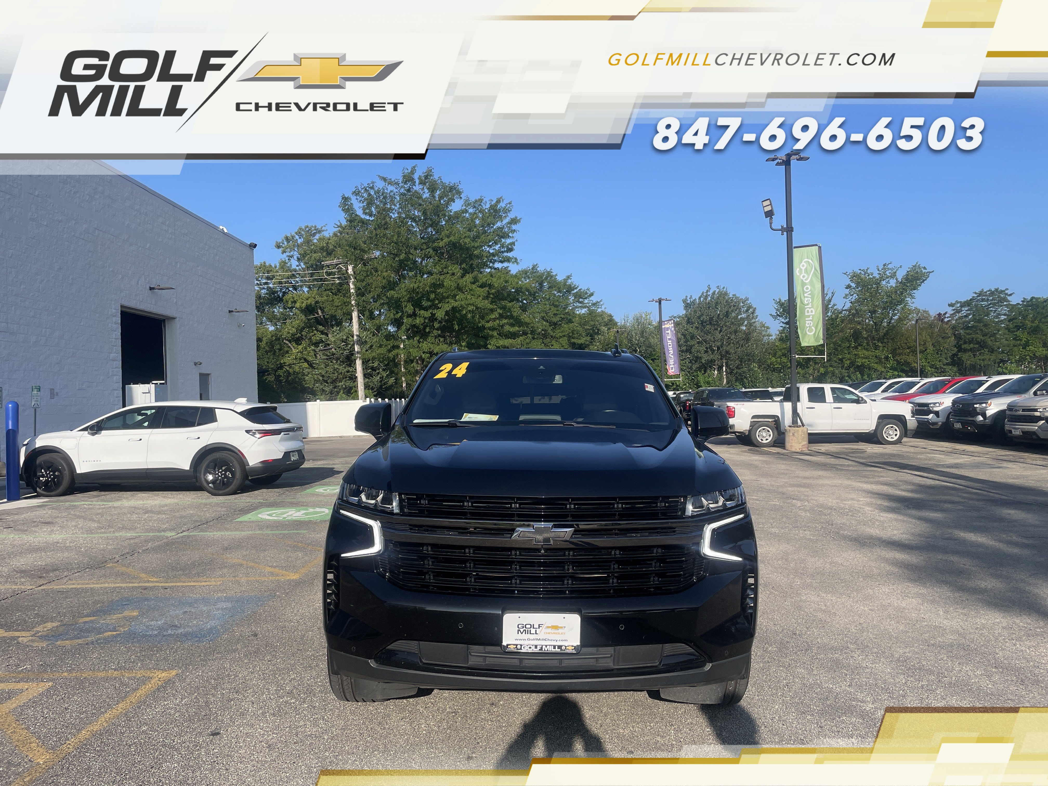 Used 2024 Chevrolet Suburban RST w/ Luxury Package AWD/4WD image 3