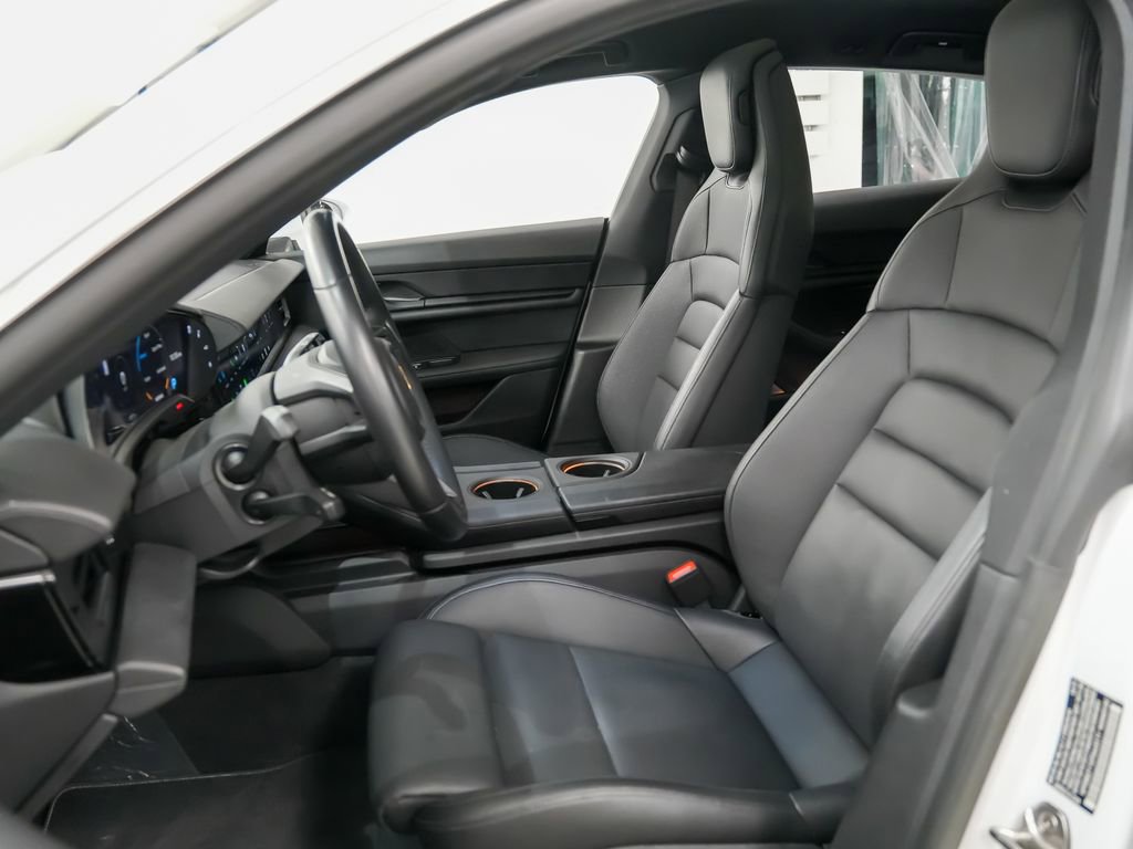 Used 2023 Porsche Taycan 4S w/ Performance Package image 5