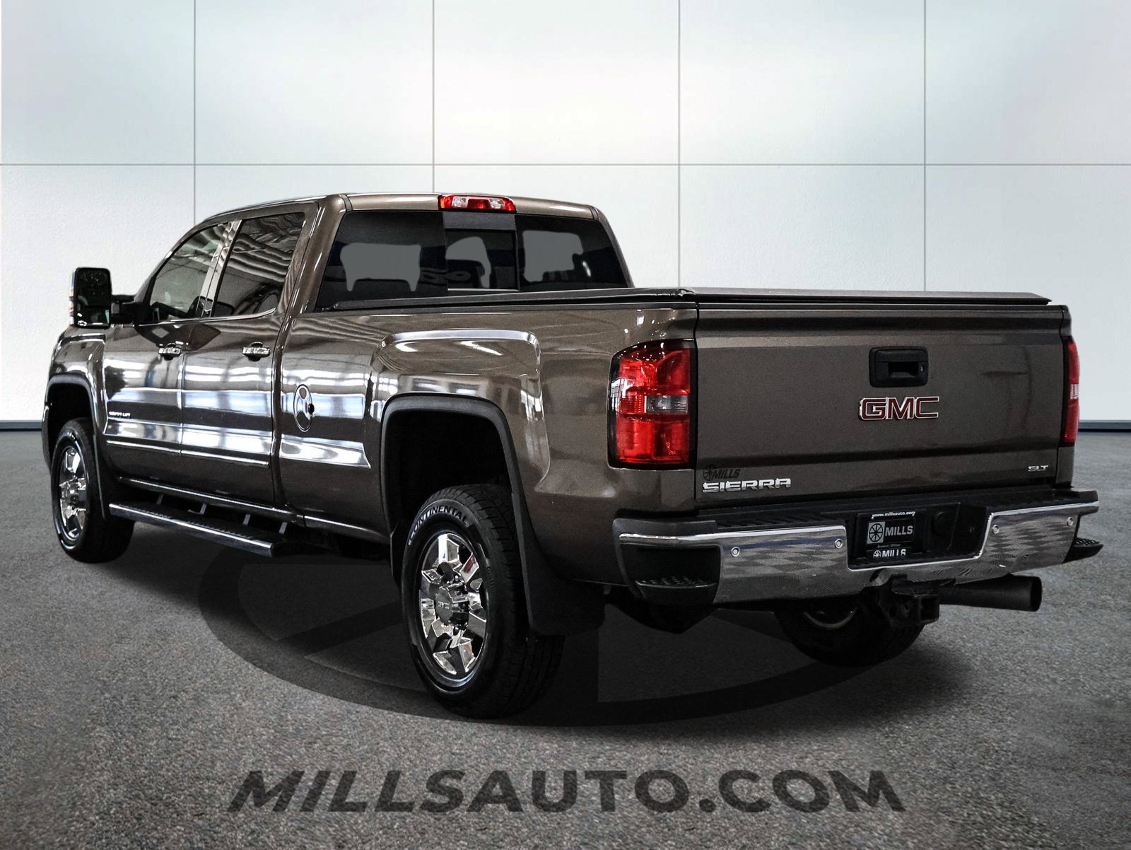 Used 2015 GMC Sierra 3500 SLT w/ Duramax Plus Package AWD/4WD image 6