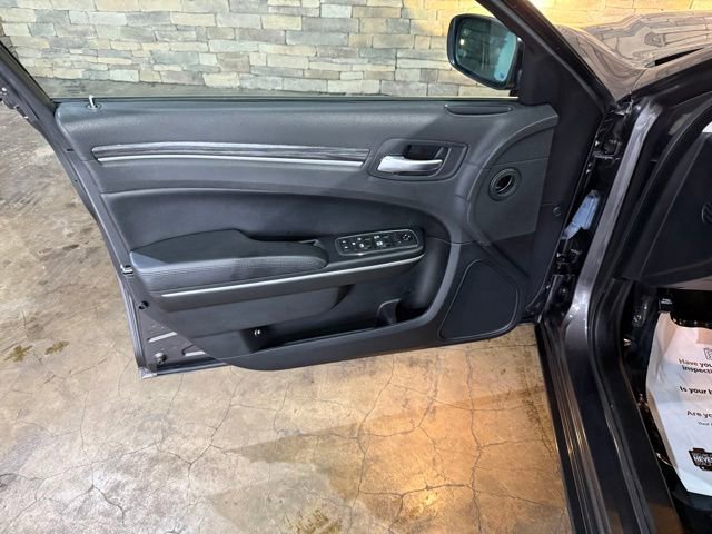 Used 2021 Chrysler 300 Touring L RWD image 11