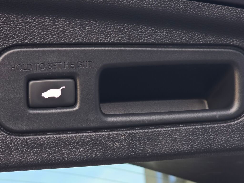 Used 2022 Acura MDX SH-AWD w/ Technology Package image 16