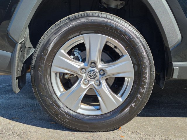 Used 2025 Toyota RAV4 XLE AWD/4WD image 23
